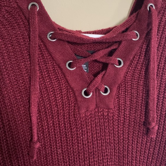 Rue21 burgundy cropped sweater hoodie - Picture 2 of 5